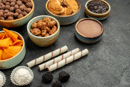 Protein sources in traditional dog chews