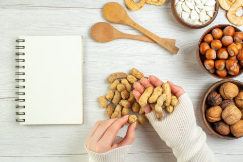 How to Choose Treats for Dogs With Food Sensitivities